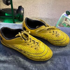 Kids Yellow Soccer Shoes